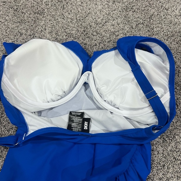 NWOT DKNY Women Ruffle Plunge Underwire Tummy Control One-Piece Swimsuit US 10 - Picture 7 of 10